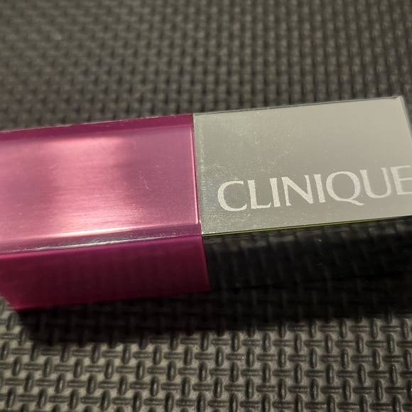 FREE with purchase of 2 or more items - Clinique Sprinkle Pop (mini) - Picture 2 of 3
